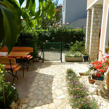Local Family A3 Apartment Fazana